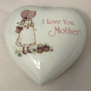 Holly Hobbie Porcelain Heart Trinket Box- size 4”x4”x2”